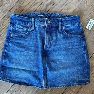 Old Navy mid rise denim skirt Size:2 NWT